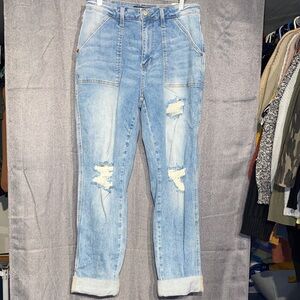 Judy Blue Light Wash Distressed Cropped Jeans
